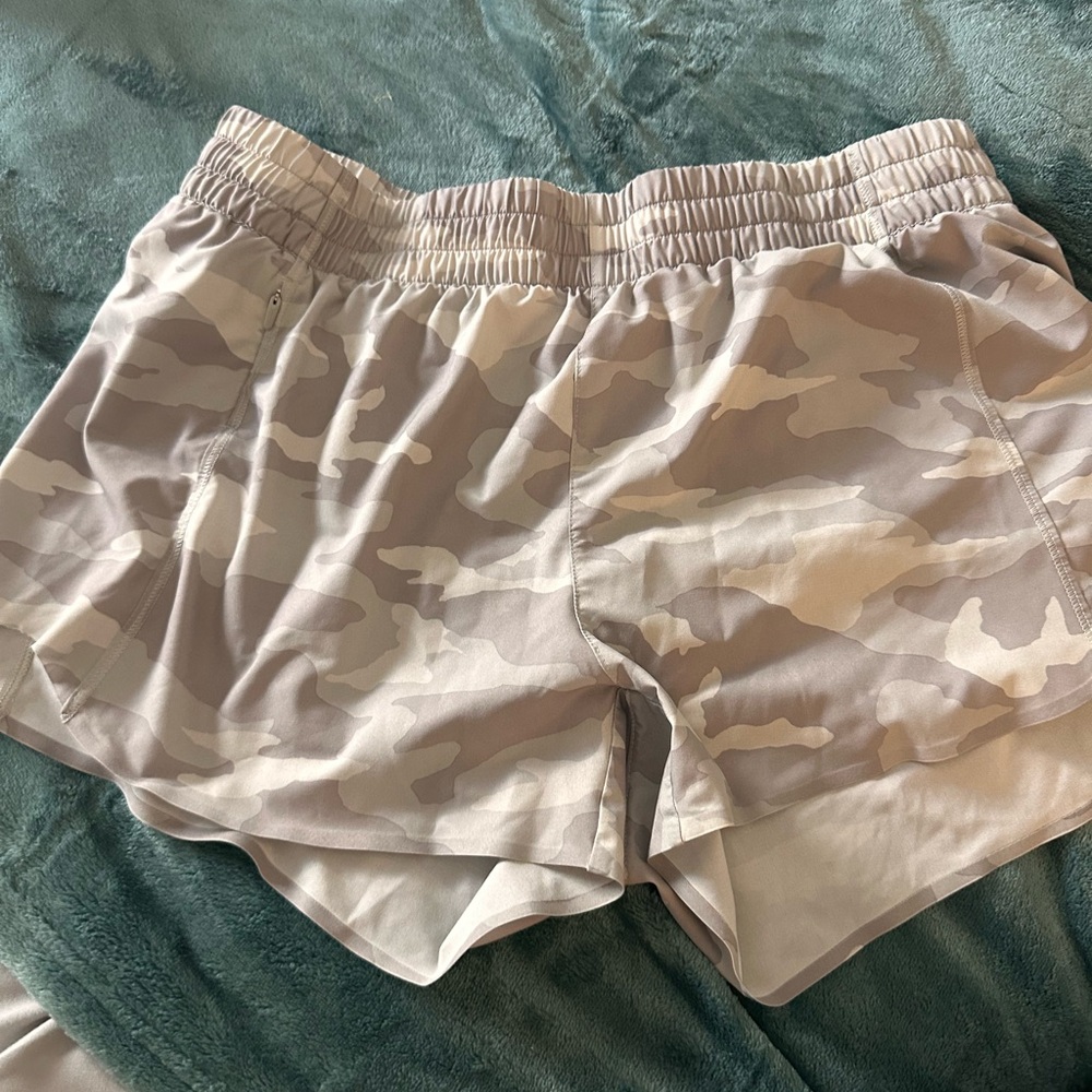 Athleta Gray/Beige/White Athletic Shorts Lightweight Elastic Waist